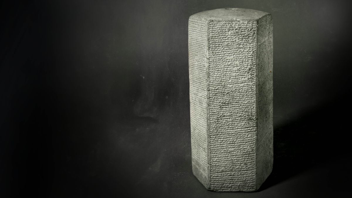 Picture A : The name of “Manasseh, king of Judah,” is found on the Esarhaddon Prism